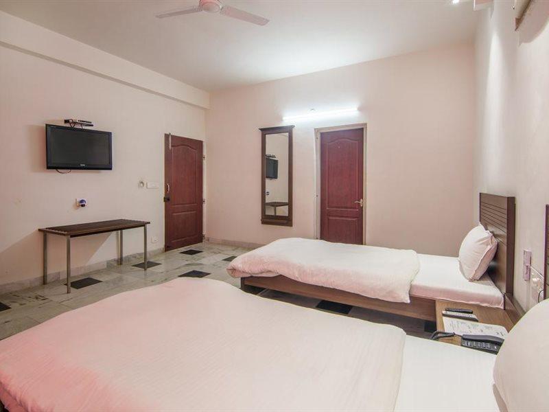Hotel Bhakti Dhama Vrindāvan Eksteriør billede